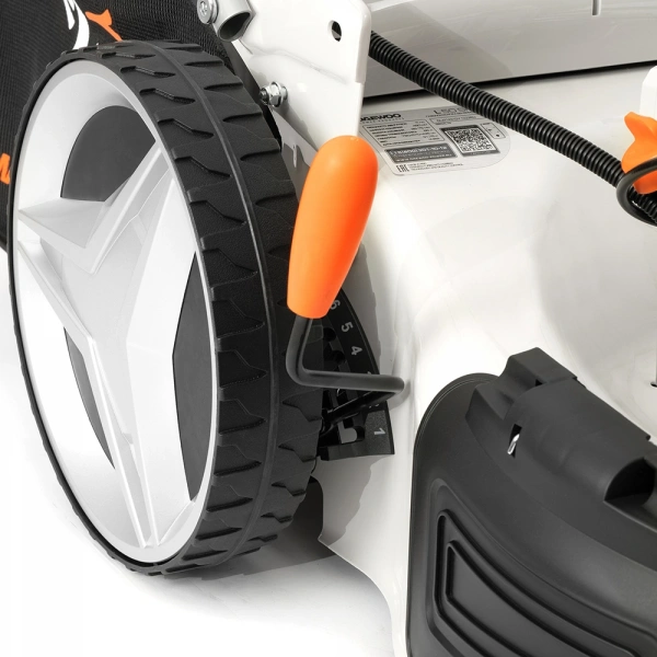 Газонокосилка бензиновая самоходная DAEWOO L 50SPE