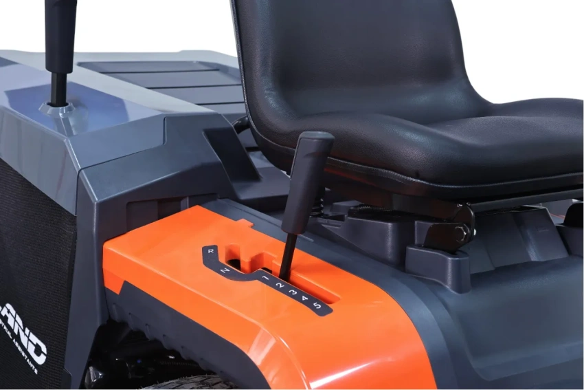 Садовый трактор (райдер) ELAND LT-4384P