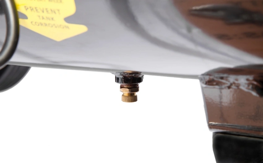 Компрессор воздушный ELAND WIND 70V-2CВ ременной