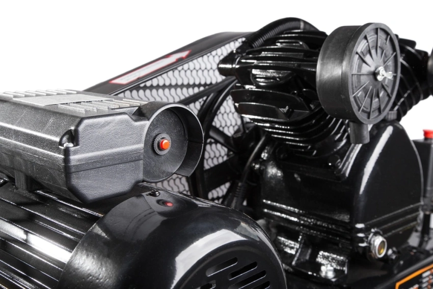 Компрессор воздушный ELAND WIND 70-2CВ ременной