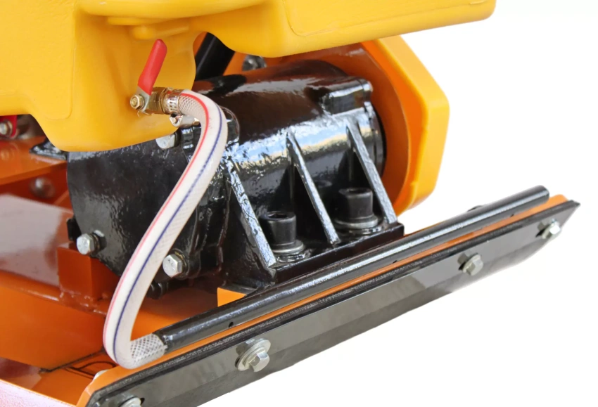 Виброплита бензиновая RAD PCA83-H Виброплита бензиновая RAD PCA83-H