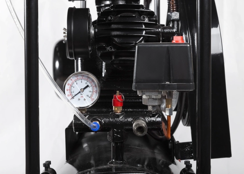 Компрессор воздушный ELAND WIND 100-3CB PRO ременной