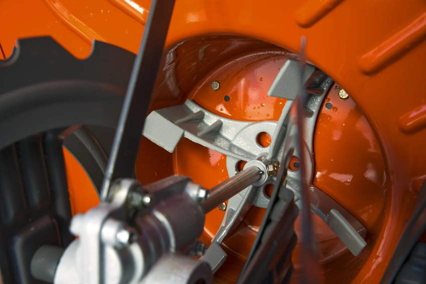 Снегоуборщик бензиновый Husqvarna ST 430T