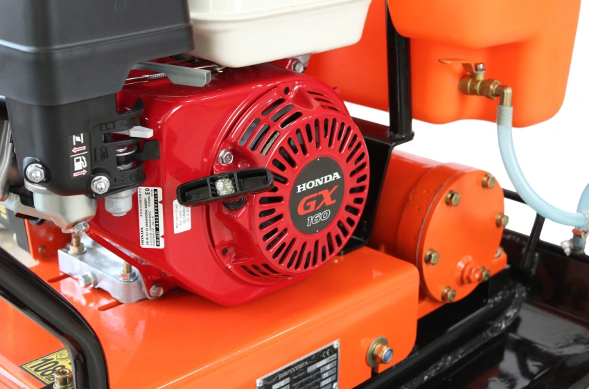 Виброплита бензиновая RAD PC112-H Виброплита бензиновая RAD PC112-H