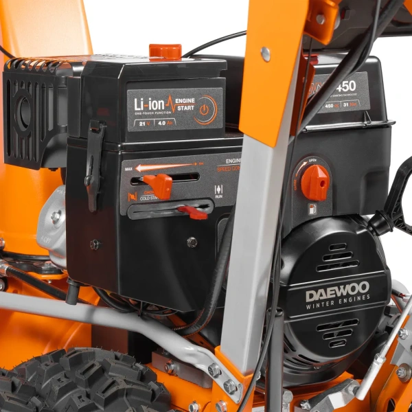 Снегоуборщик бензиновый DAEWOO DAST 17110 (LCT) Снегоуборщик бензиновый DAEWOO DAST 17110 (LCT)
