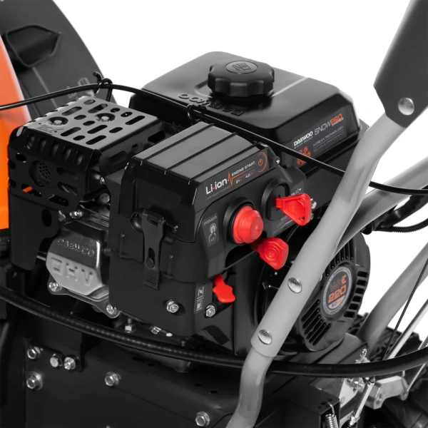 Снегоуборщик бензиновый DAEWOO S 8060 Снегоуборщик бензиновый DAEWOO S 8060