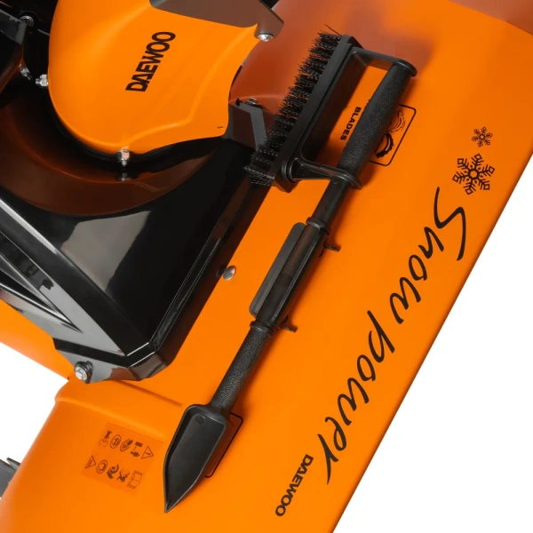 Снегоуборщик бензиновый DAEWOO DAST 1780 HYDRO Снегоуборщик бензиновый DAEWOO DAST 1780 HYDRO