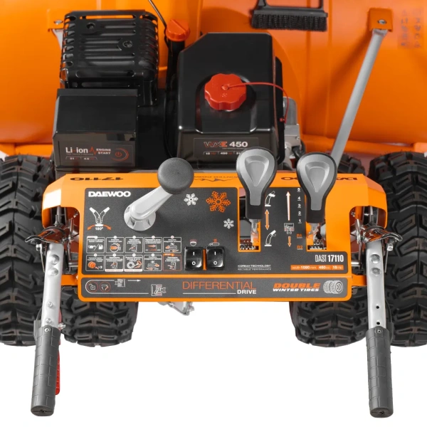 Снегоуборщик бензиновый DAEWOO DAST 17110 (LCT) Снегоуборщик бензиновый DAEWOO DAST 17110 (LCT)