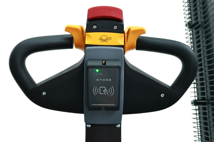 Штабелер самоходный с платформой оператора Shtapler QDR 1635 (L150)