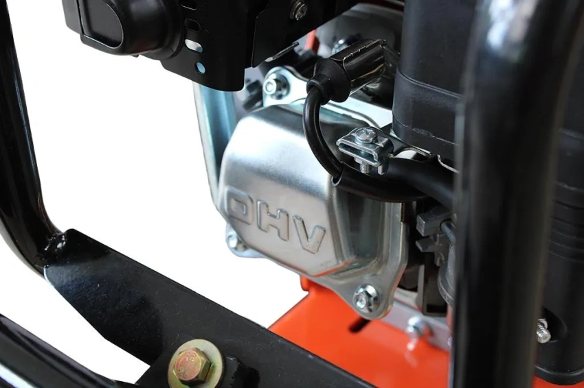 Виброплита бензиновая RAD PC112-L Виброплита бензиновая RAD PC112-L