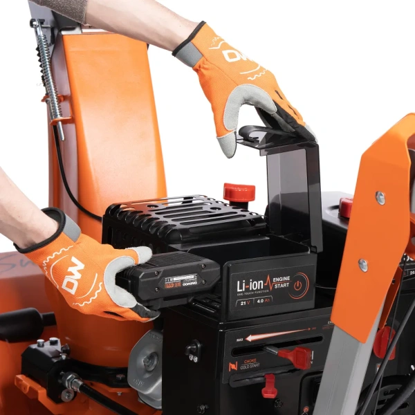 Снегоуборщик бензиновый DAEWOO DAST 8570 (LCT) Снегоуборщик бензиновый DAEWOO DAST 8570 (LCT)