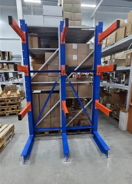 Стеллаж консольный для склада (нагрузка на консоль 500 кг, глубина 700 мм)