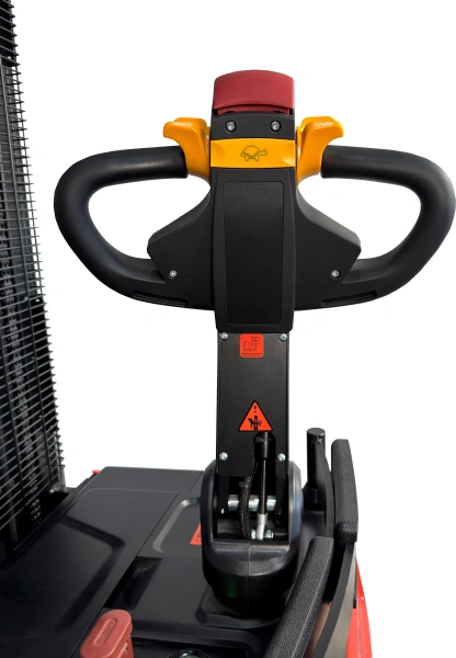 Штабелер самоходный с платформой оператора Shtapler QBD 2036 (L230)