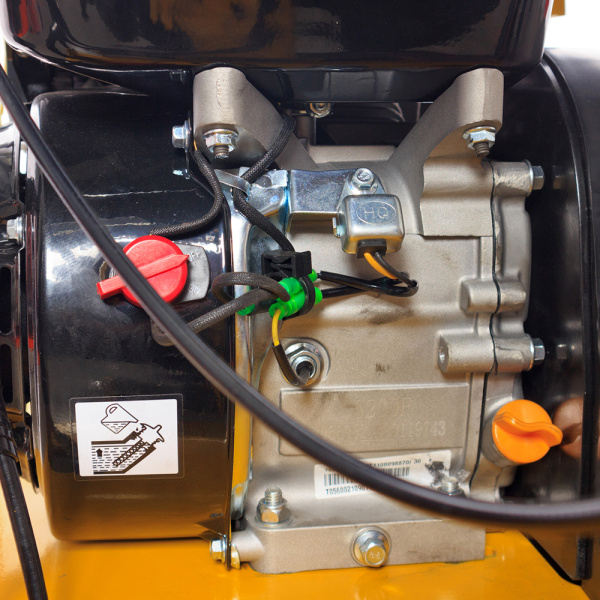 Виброплита реверсивная RedVerg RD-PC160R