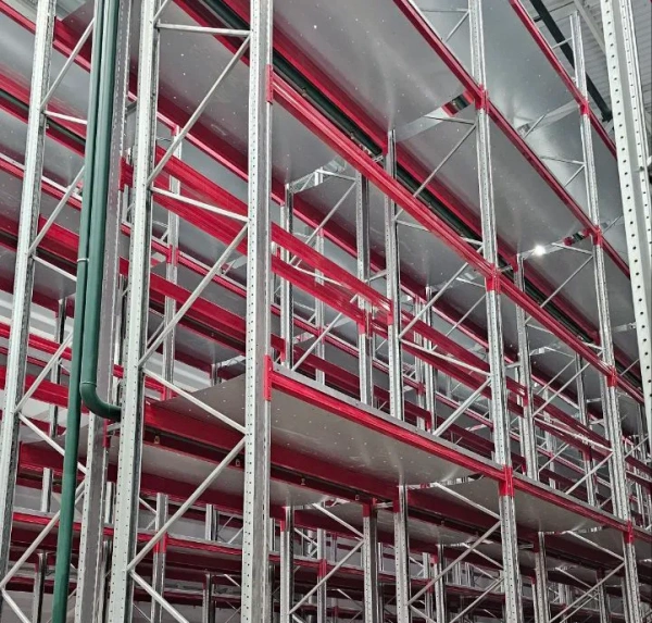 Стеллаж с пожарными экранами (глубина 1050 мм, нагрузка 3500 кг) 6 уровней