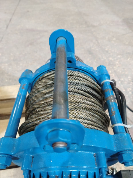 Лебедка электрическая тяговая стационарная Shtapler KCD (J) 1000/500кг 35/70м 220В (Уценка) 201544